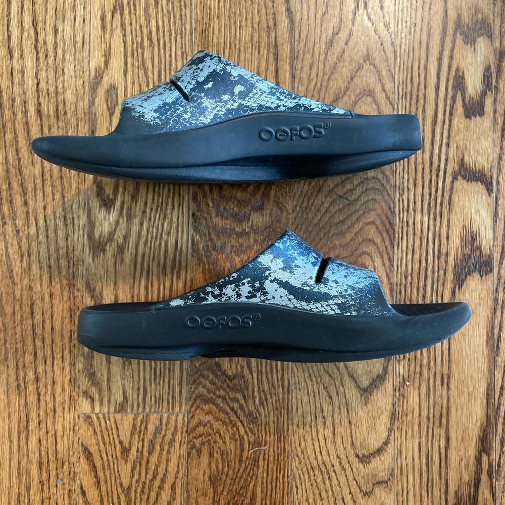 OOFOS Luxe slide sandals size 8 / EU 39. - Picture 2 of 5